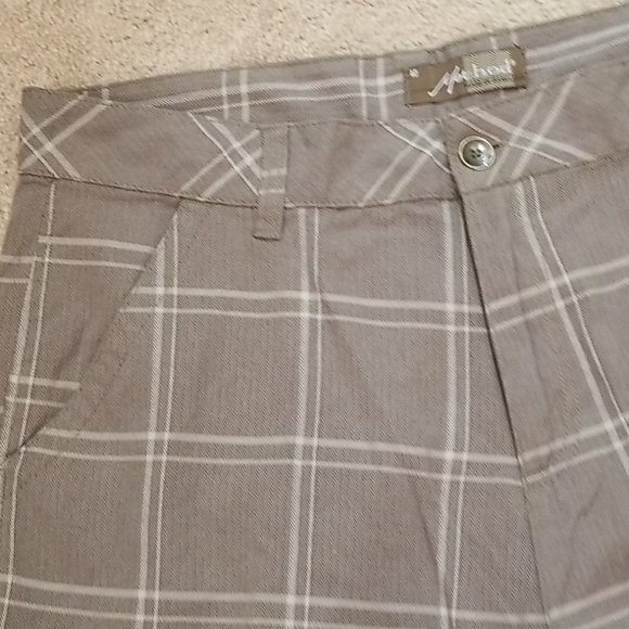 Men's casual shorts. - Picture 2 of 3